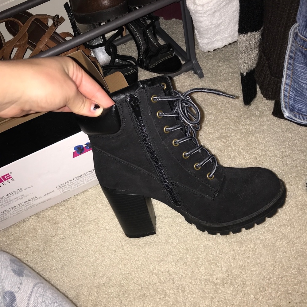 Black look alike timberland boot heels